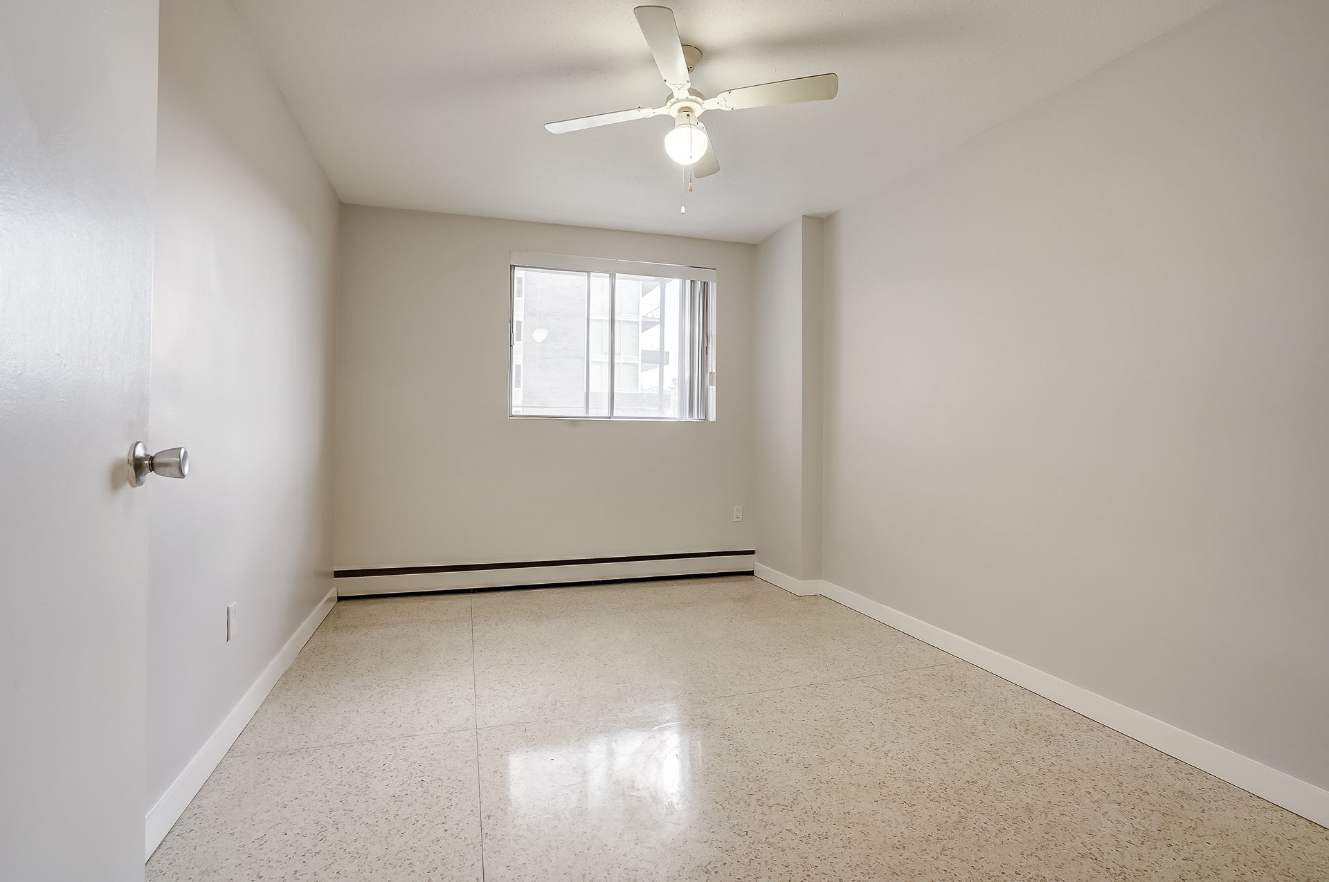 Crystal Arms - 1 Bedroom 5