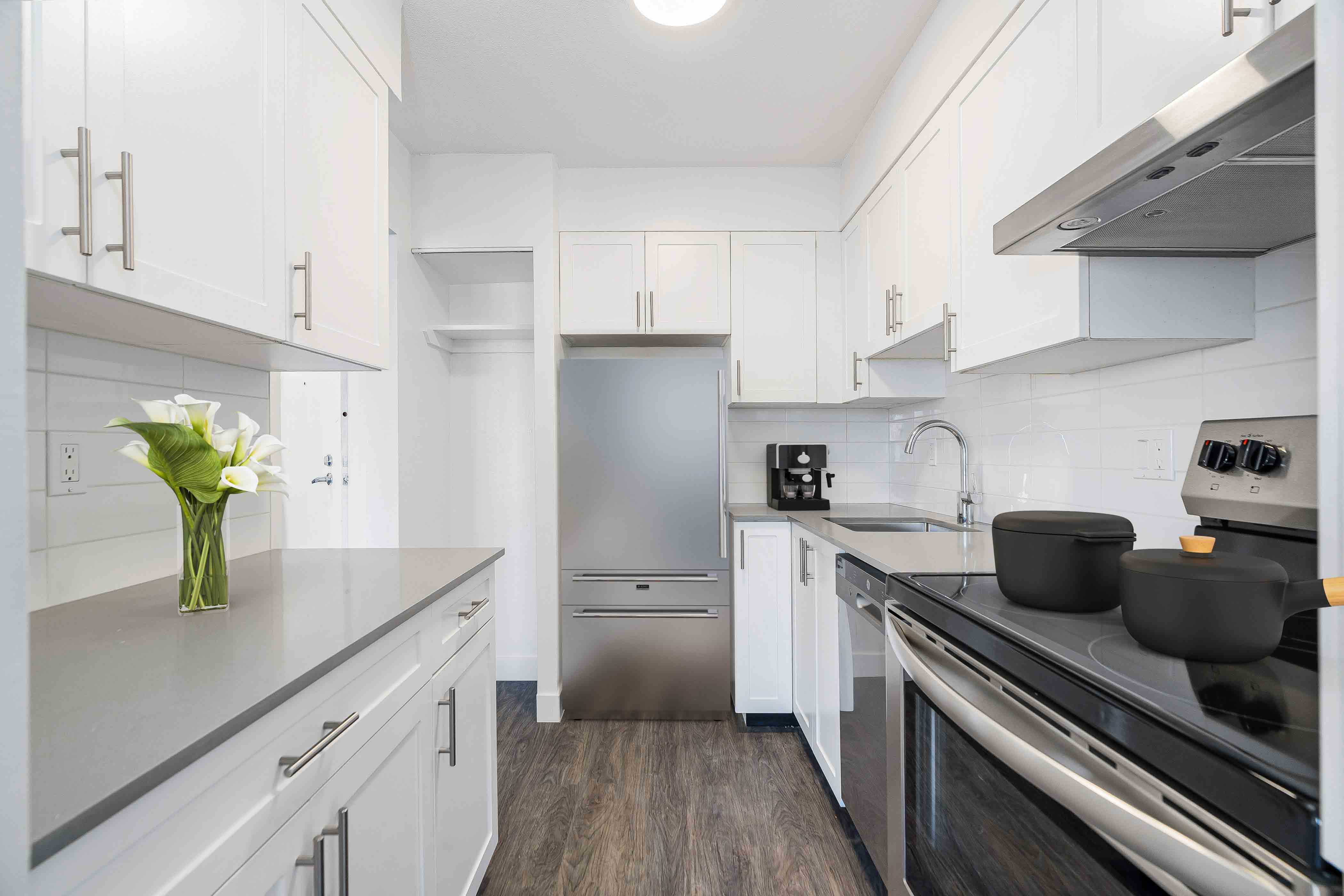 Hendry House Rental Apartments Hollyburn Properties