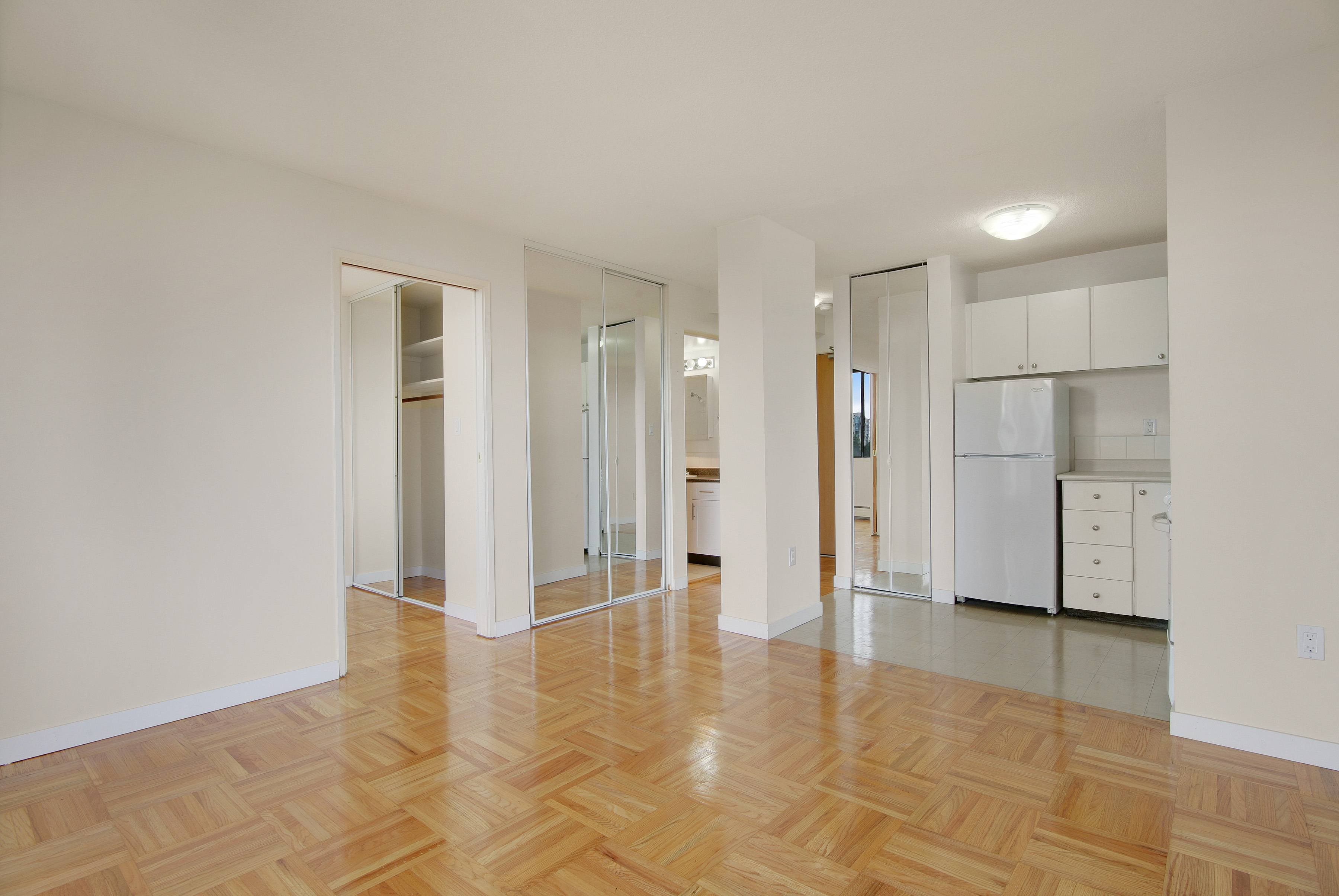 Shaughnessy House Rental Apartments - Hollyburn Properties