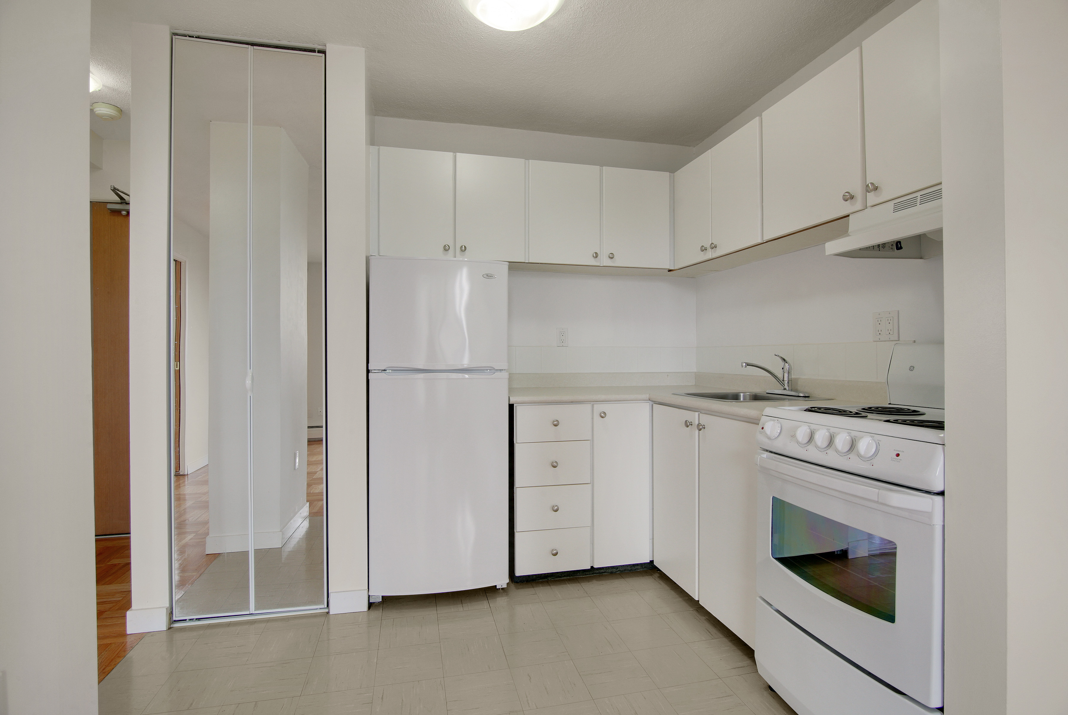 Shaughnessy House Rental Apartments - Hollyburn Properties